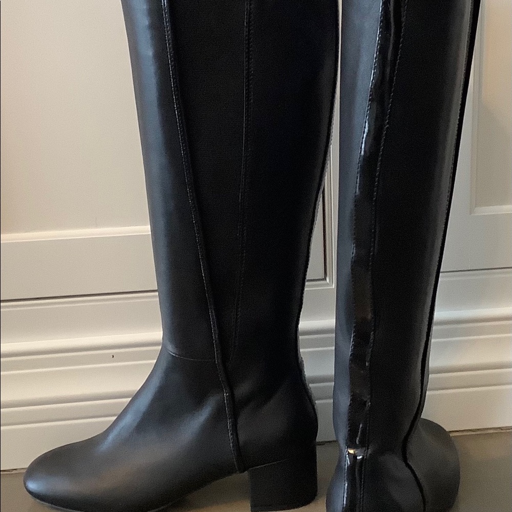 Like new Donald/Pliner Camille Leather Boot - Picture 6 of 12